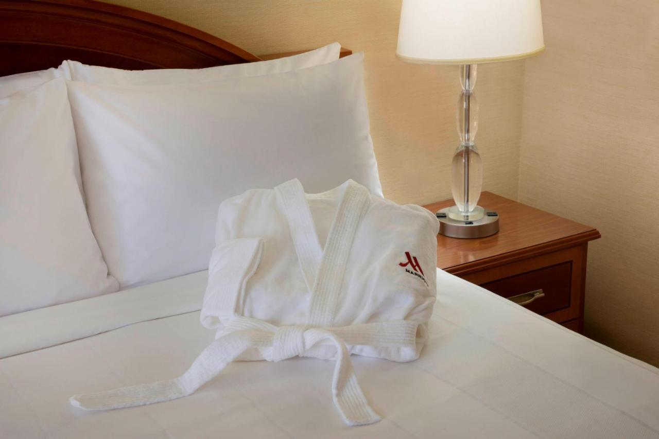 Toronto Airport Marriott Hotel Ngoại thất bức ảnh